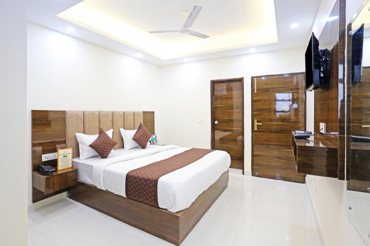 HOTEL VIJAY PALACE - NEAR DELHI AIRPORT NEW DELHI